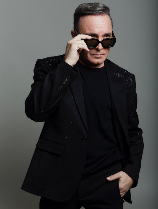 Sir Luis Black by Luis Jara