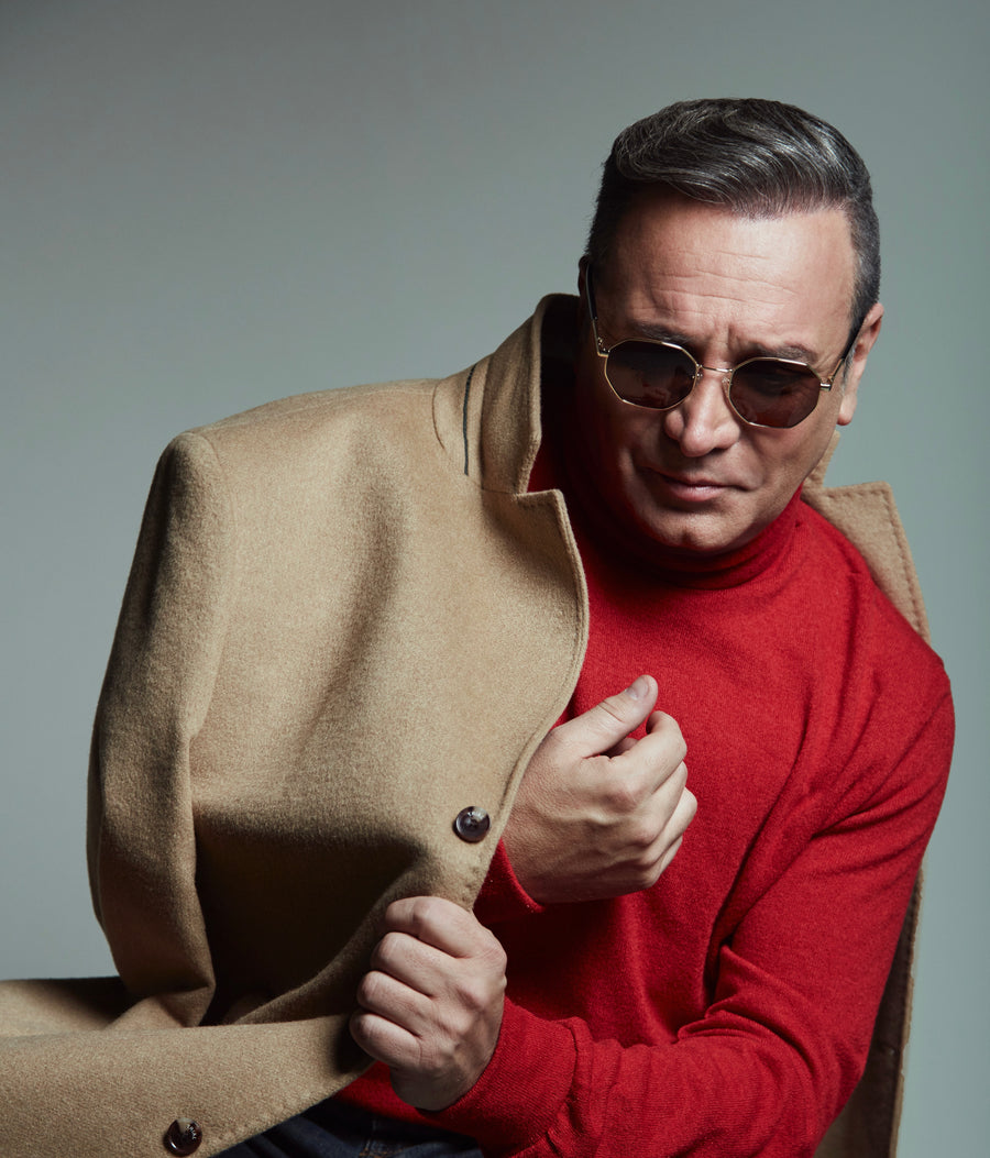 On the Radio Gold / Bown by Luis Jara