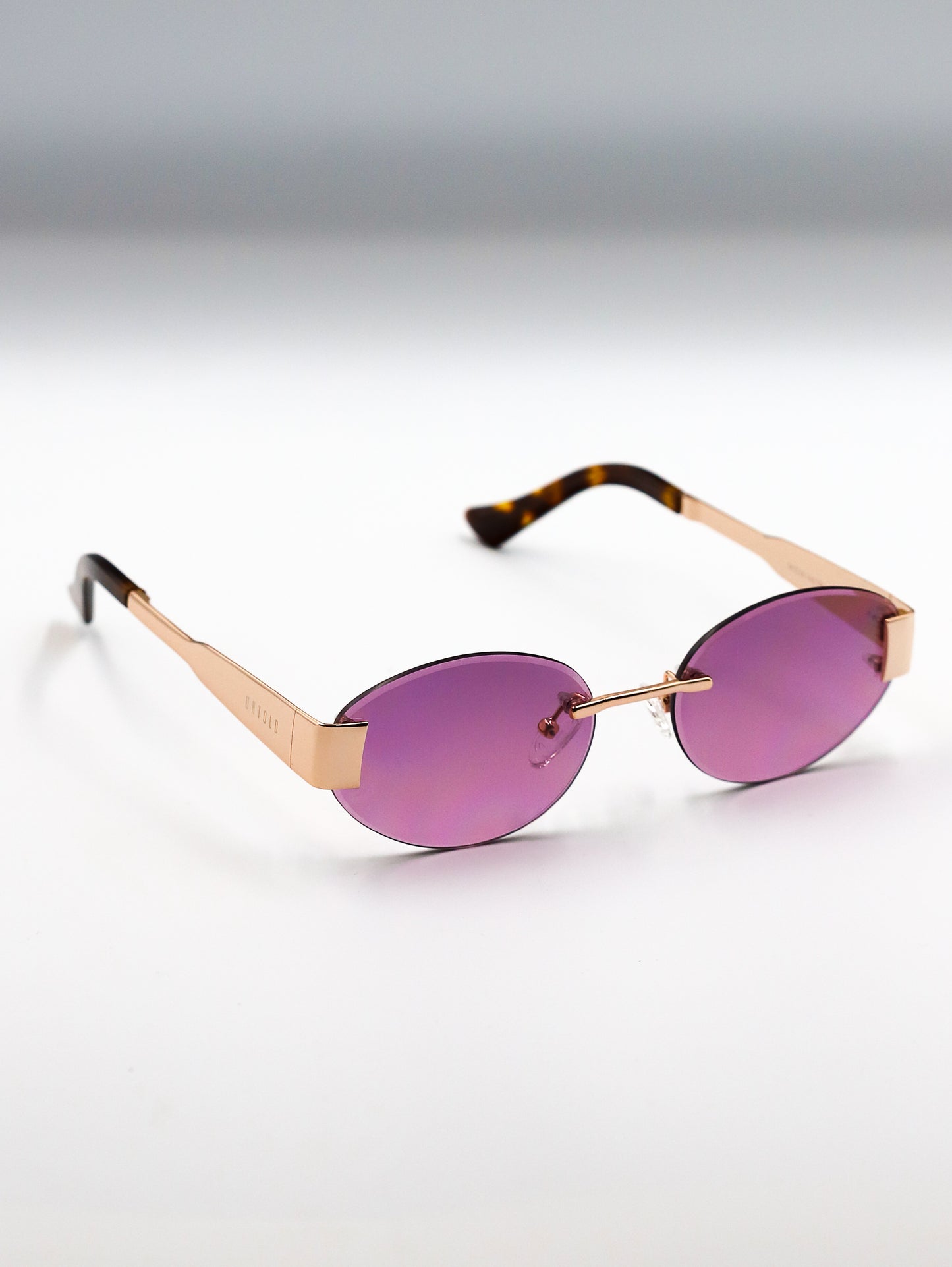 Beauty Night Rose Gold / Pink by Luis Jara