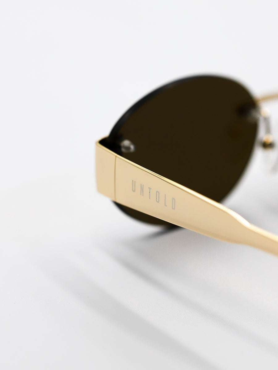 Beauty Night Gold / Brown by Luis Jara