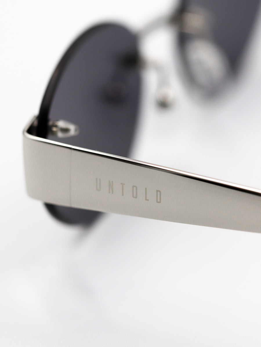 Beauty Night Silver by Luis Jara