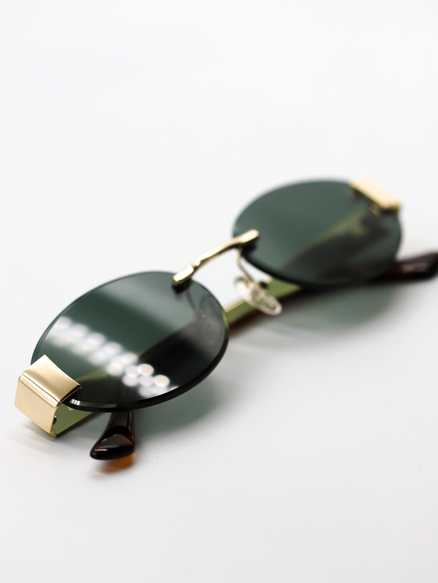 Beauty Night Gold / Green by Luis Jara