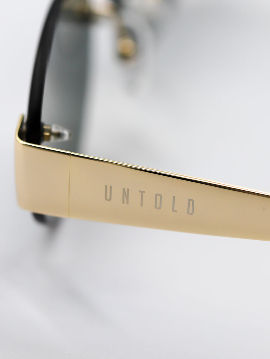 Beauty Night Gold / Green by Luis Jara