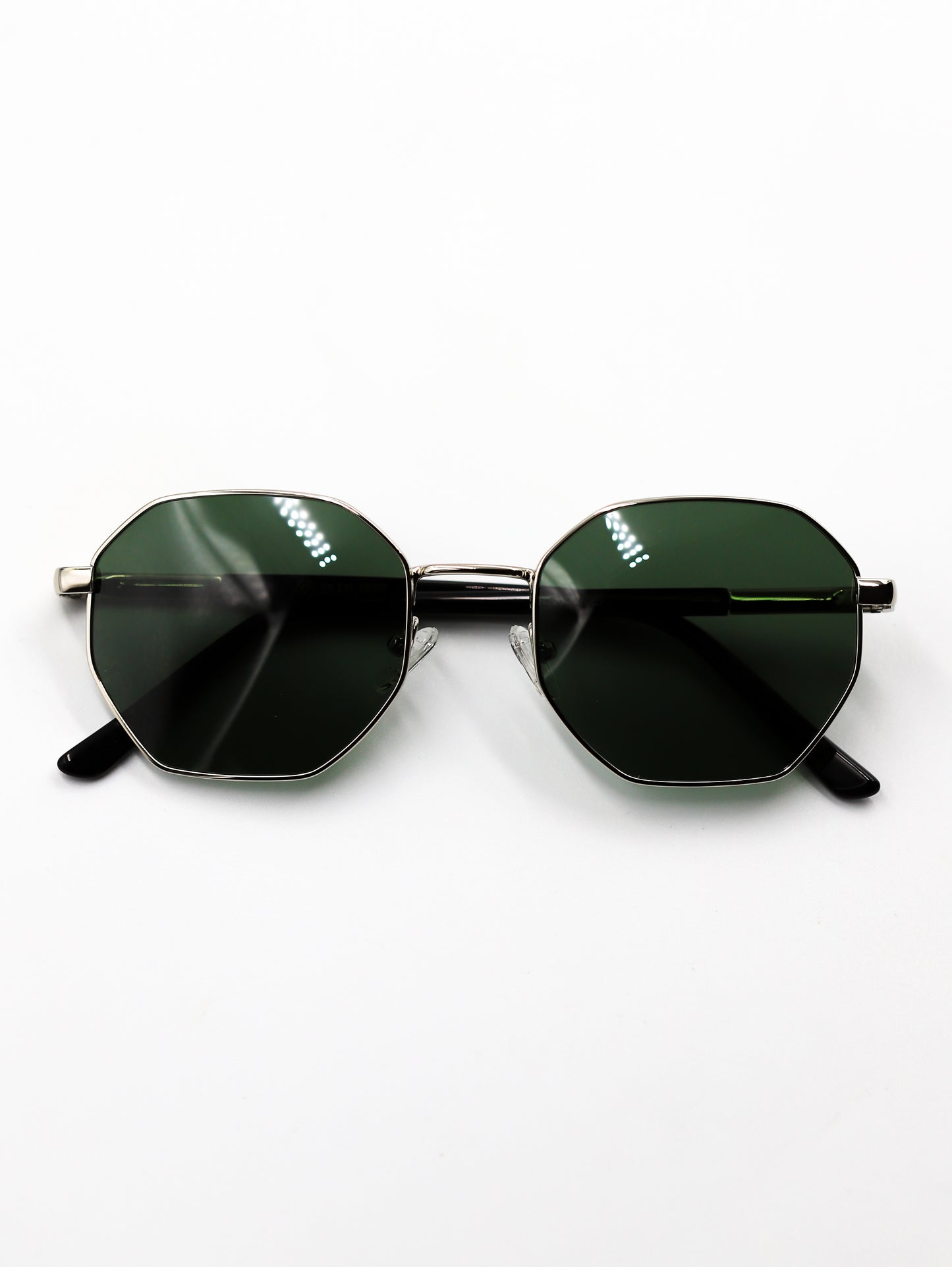 On the Radio Silver / Green by Luis Jara