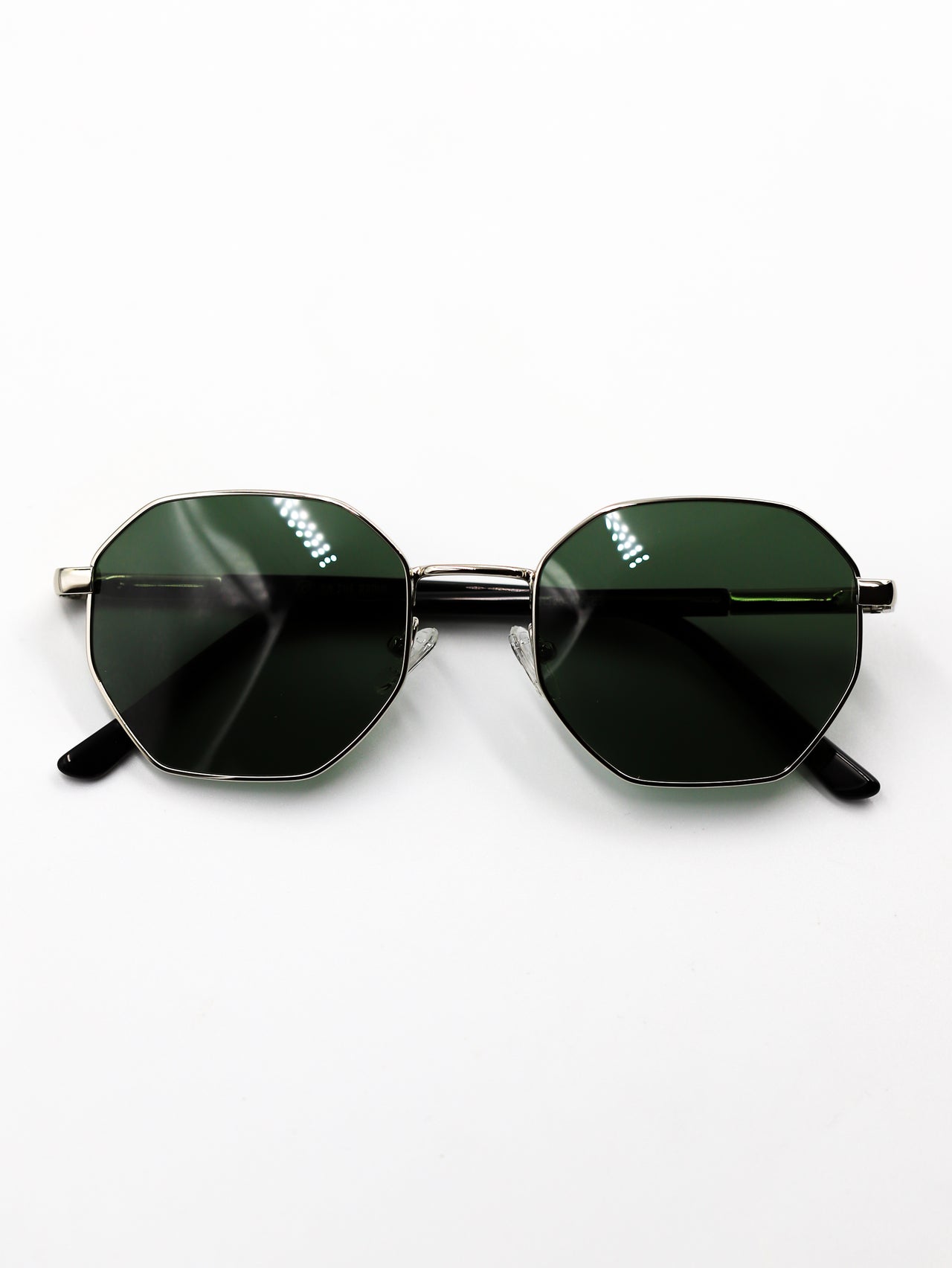 On the Radio Silver / Green by Luis Jara