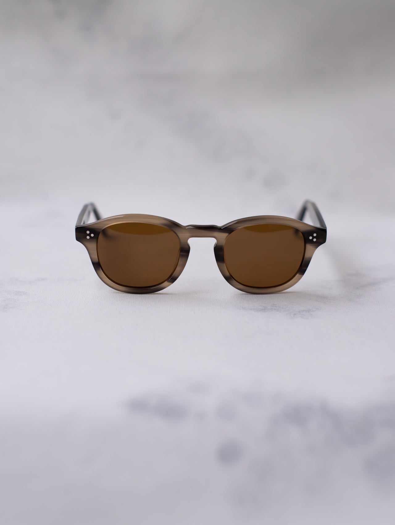 Gea Grey Horn