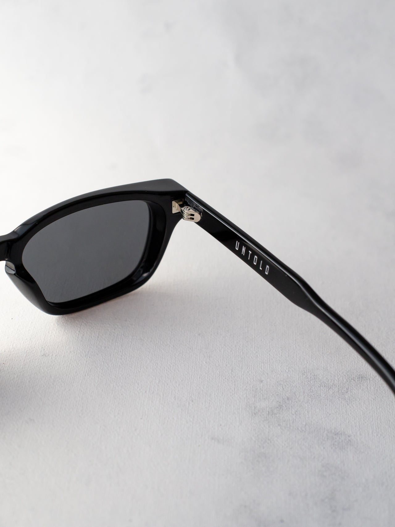 Athos Black