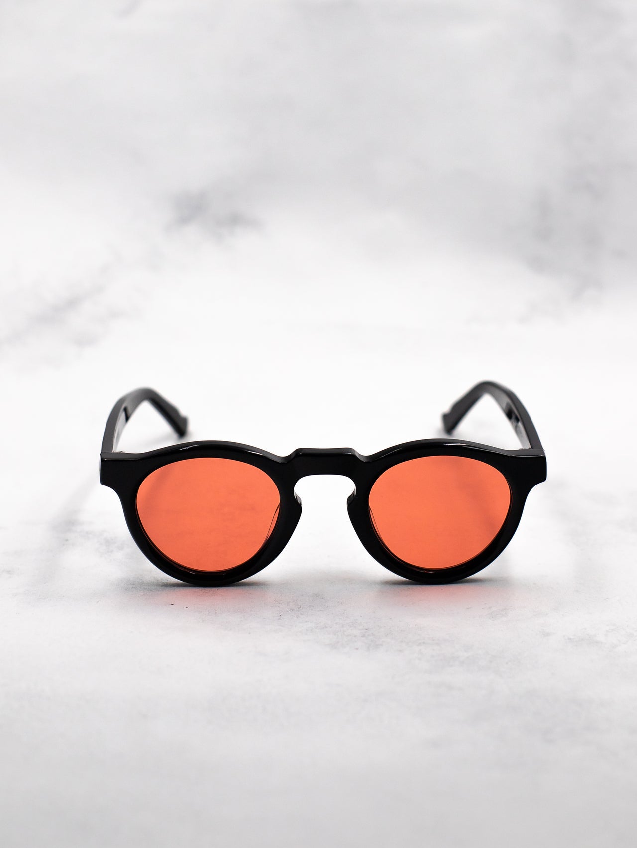 Ara Black and Red