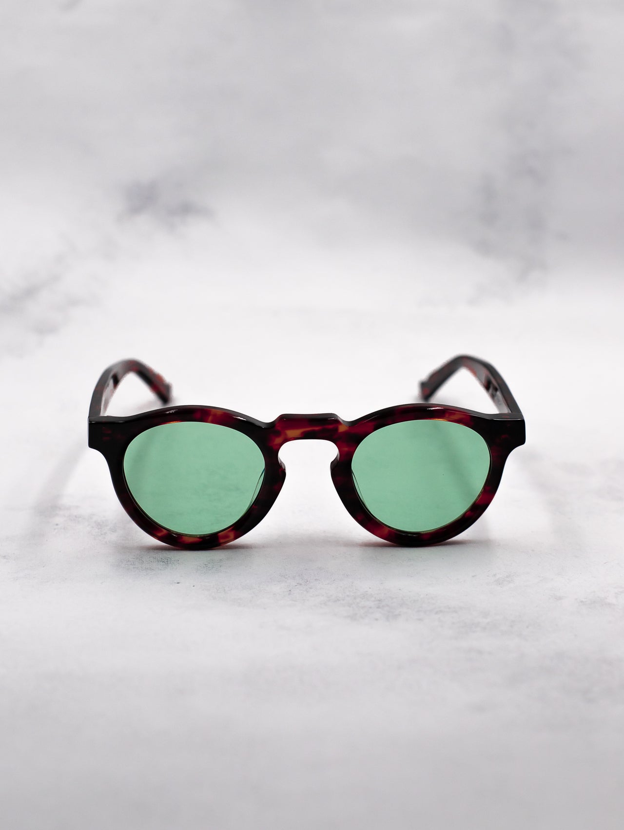 Ara Tigris and Green