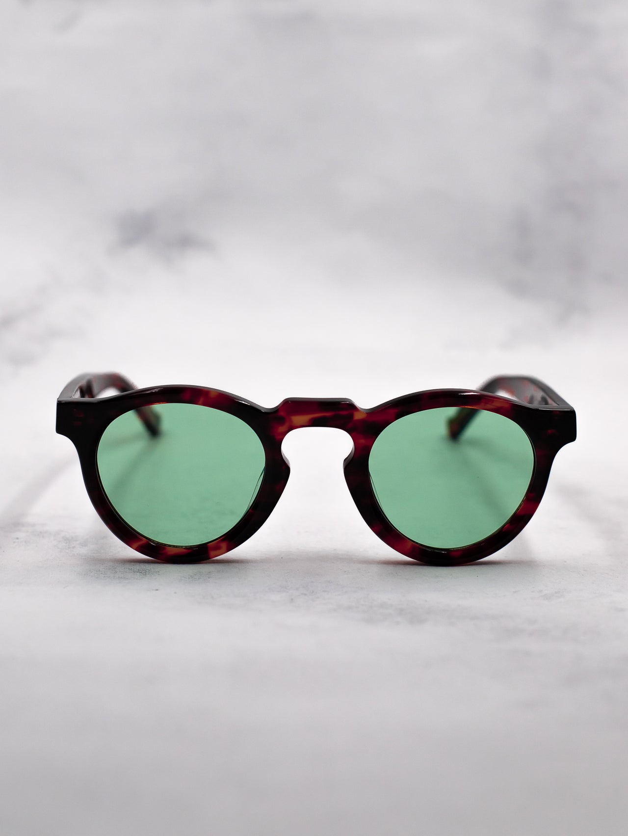 Ara Tigris and Green