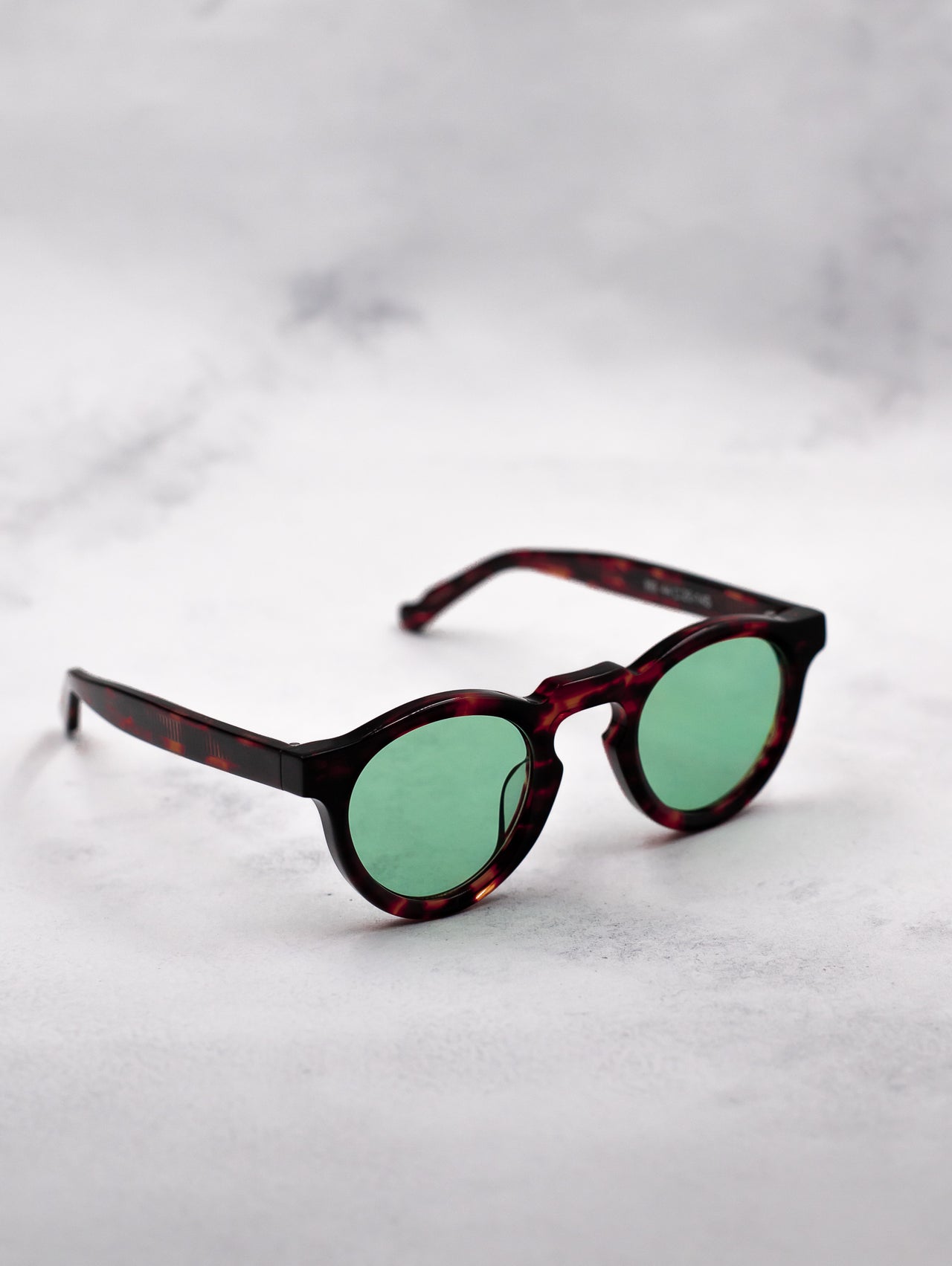 Ara Tigris and Green